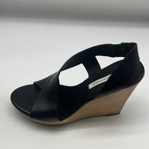 Diane Von Furstenberg - Black Leather Open Toe Wood Heeled Wedge Size 9.5 - Picture 12 of 15